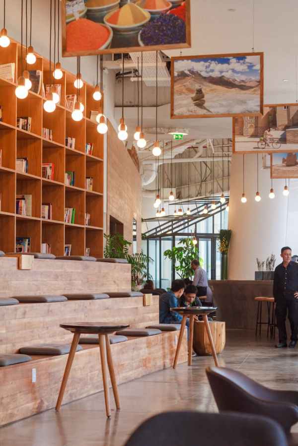 Redefining Modern Workspaces: The Evolution of Breakout Office&nbsp;Furniture